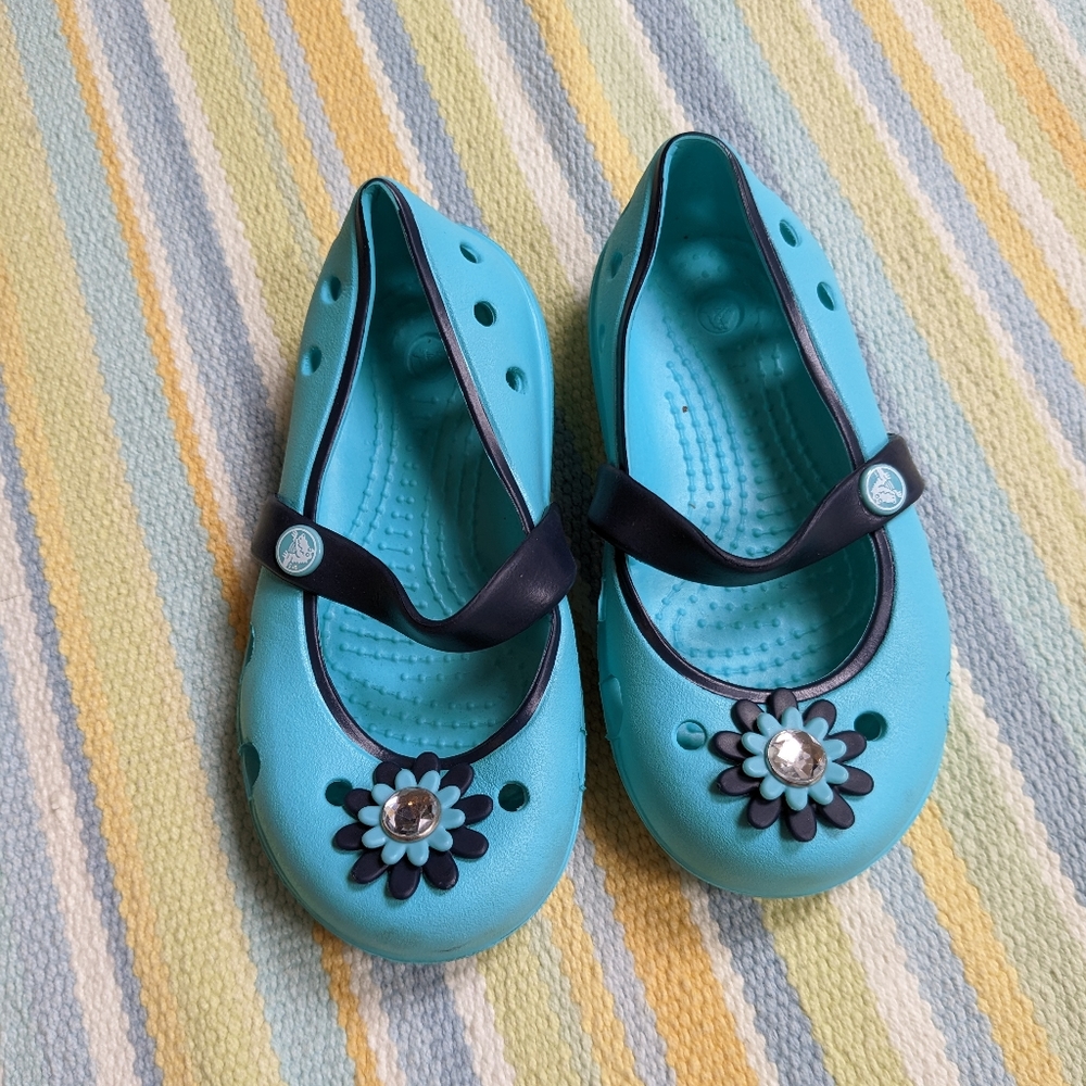 CROCS Turquoise Blue Girl's Mary Jane Floral Clogs